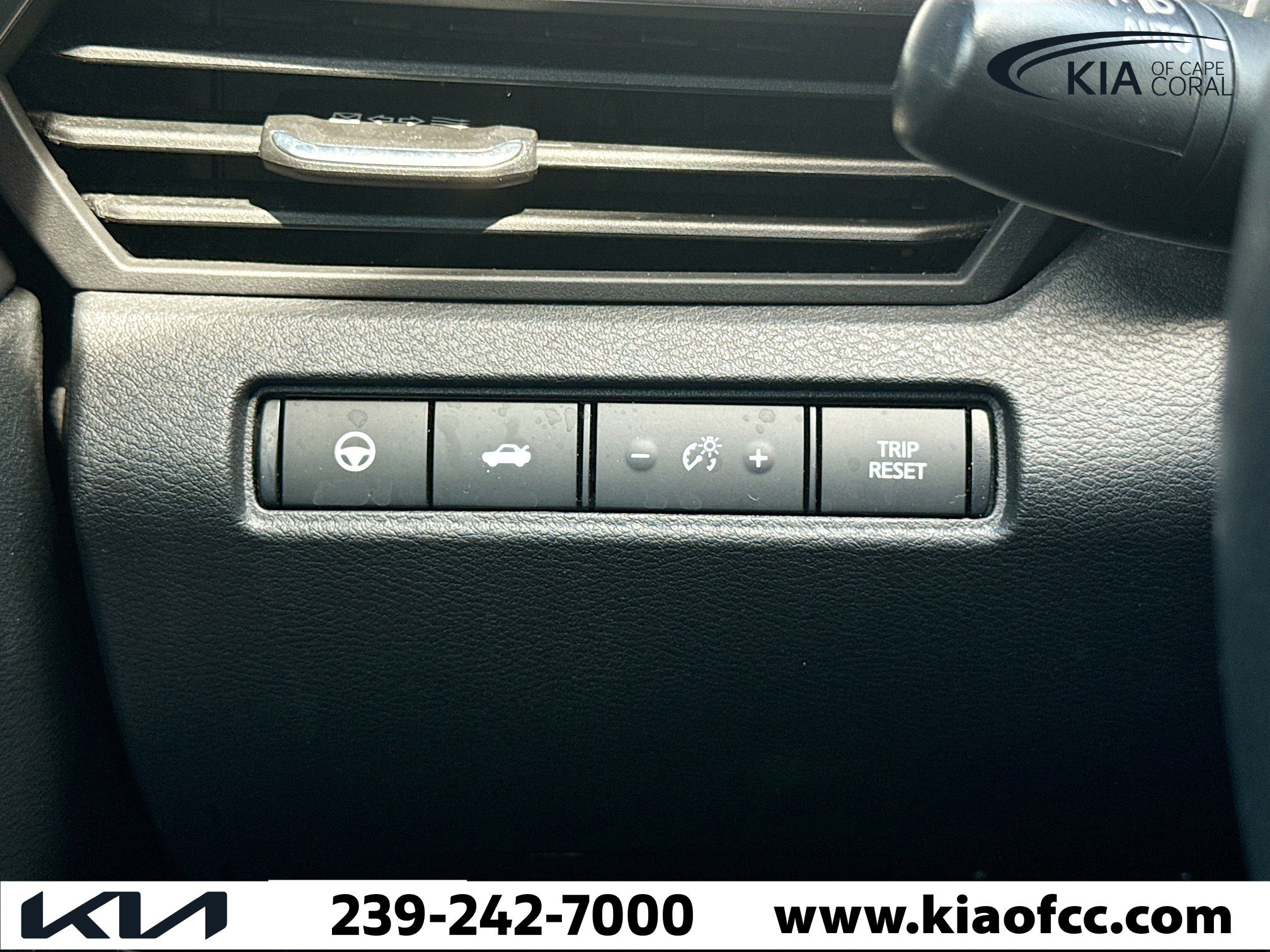 Used 2023 Nissan Altima 2.0 SR image 32