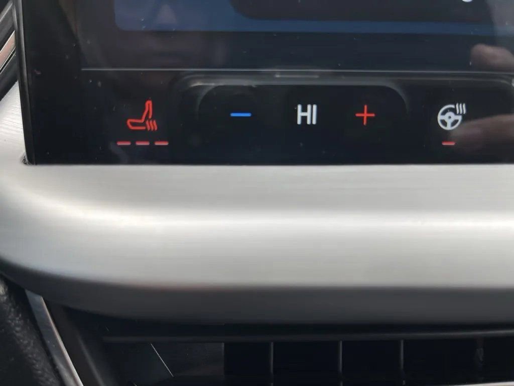 Used 2024 Ford Escape Platinum image 27