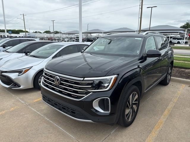 Used 2025 Volkswagen Atlas SEL AWD/4WD image 3