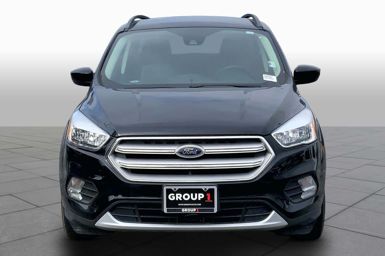 Certified 2018 Ford Escape SE w/ Ford Safe & Smart Package AWD/4WD image 4