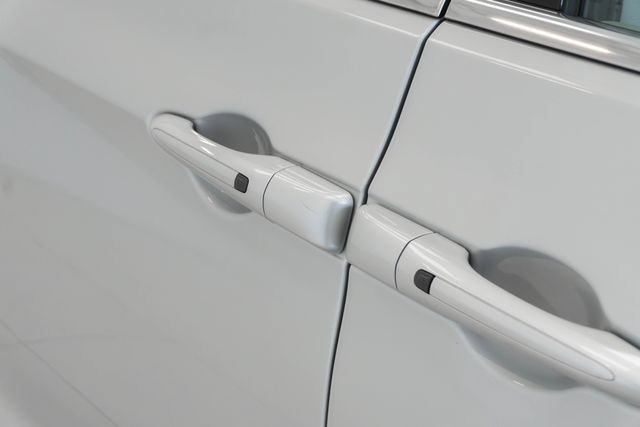 Used 2024 Chrysler Voyager LX FWD image 8
