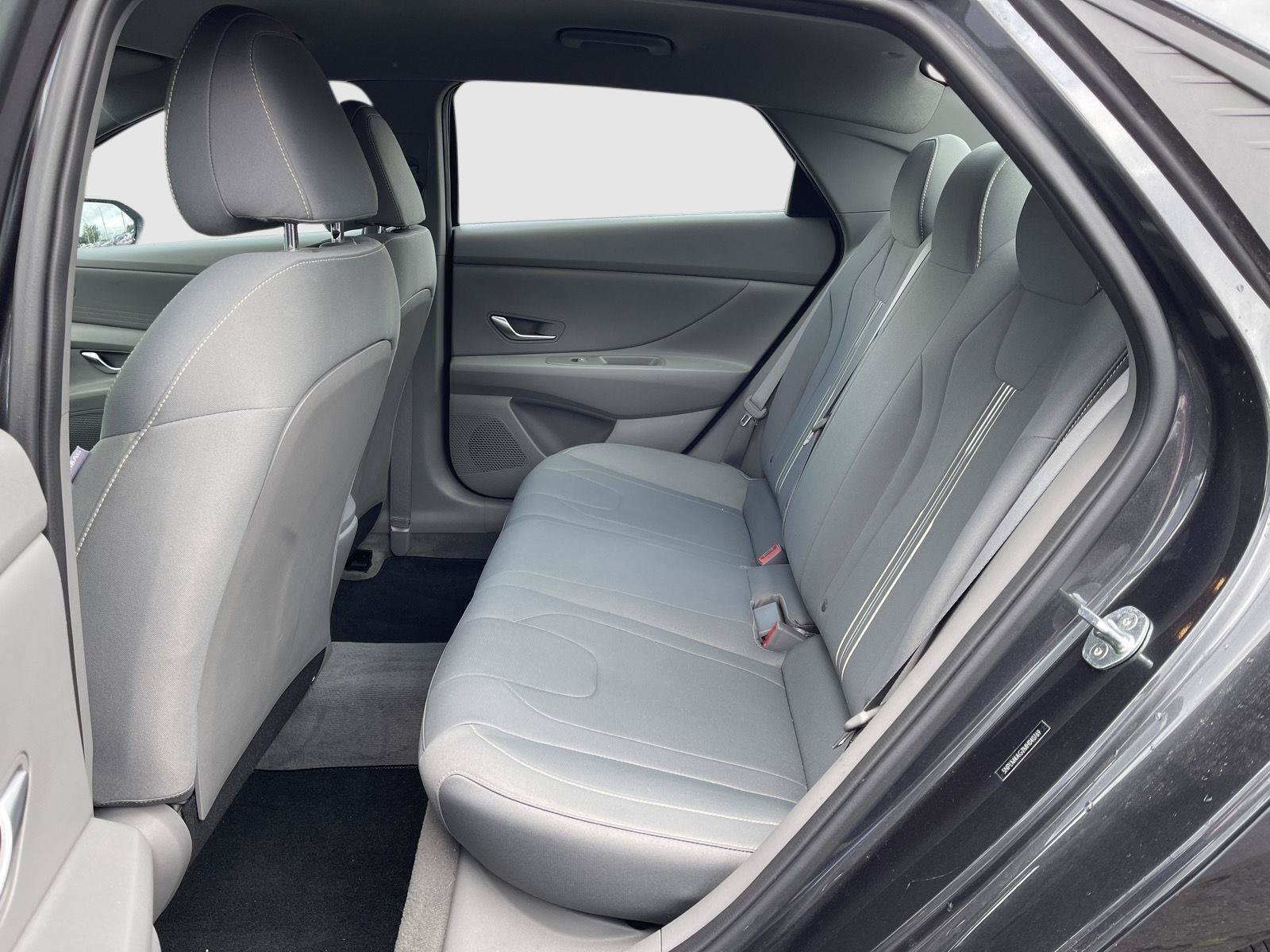 Used 2021 Hyundai Elantra SEL FWD image 14
