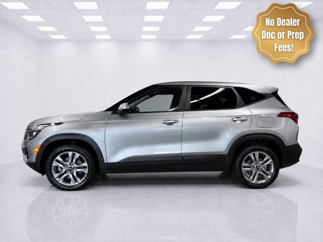 Used 2023 Kia Seltos LX AWD/4WD image 1