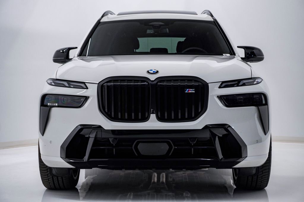 Used 2026 BMW X7 M60i w/ Executive Package image 6