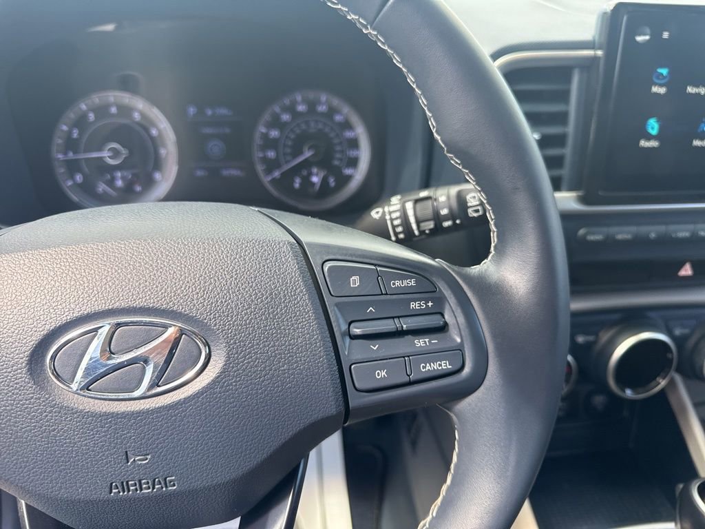 Used 2021 Hyundai Venue image 18