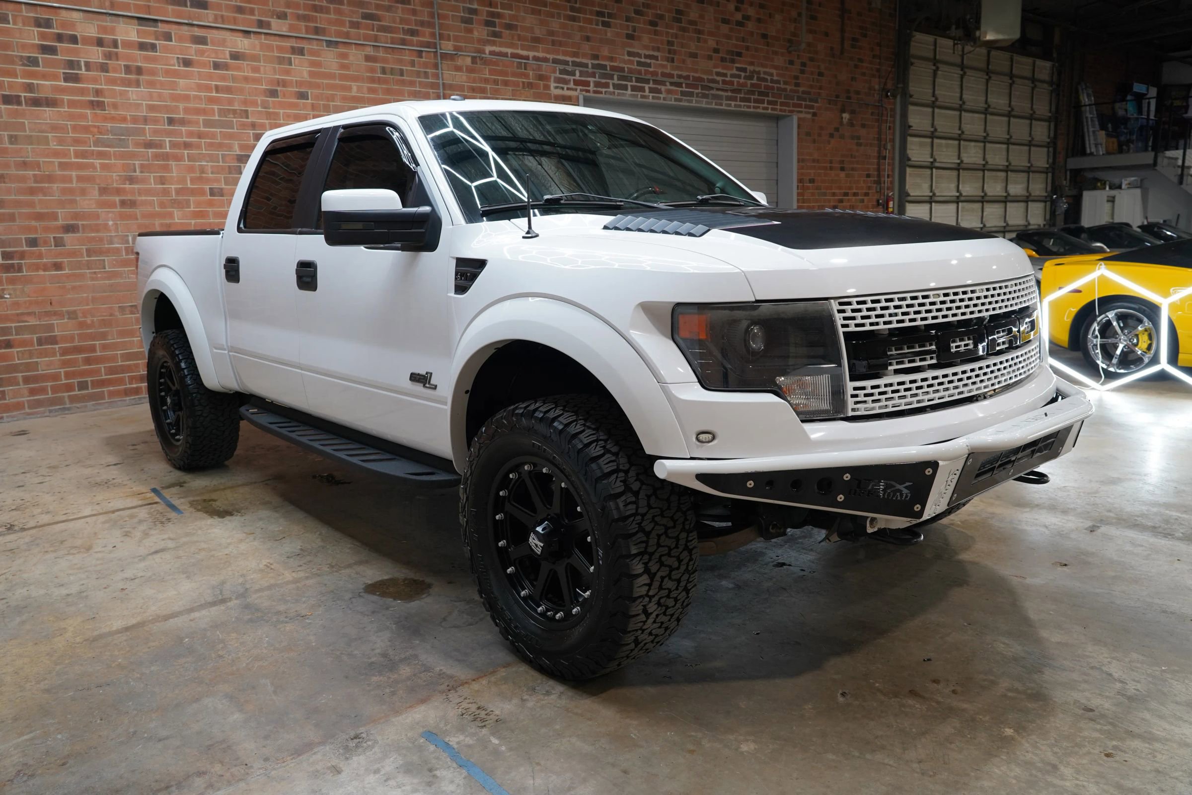 Used 2014 Ford F150 Raptor w/ Equipment Group 801A Luxury AWD/4WD image 3