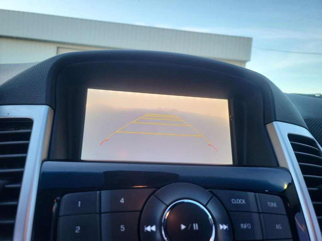 Used 2015 Chevrolet Cruze LT w/ Technology Package image 41