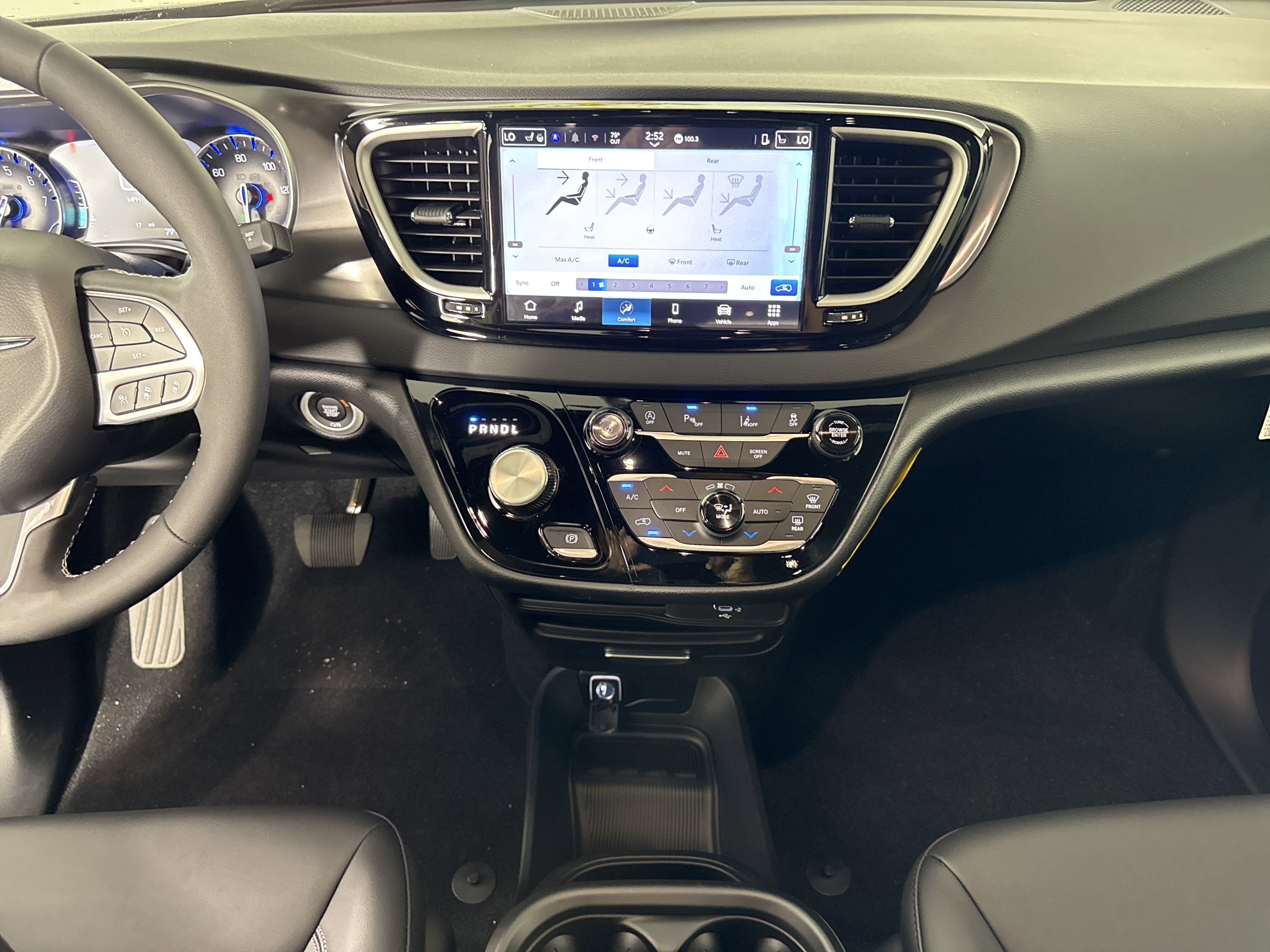 New 2026 Chrysler Voyager LX FWD image 25