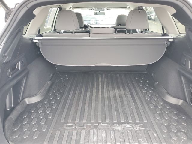 Used 2024 Subaru Outback Premium image 8