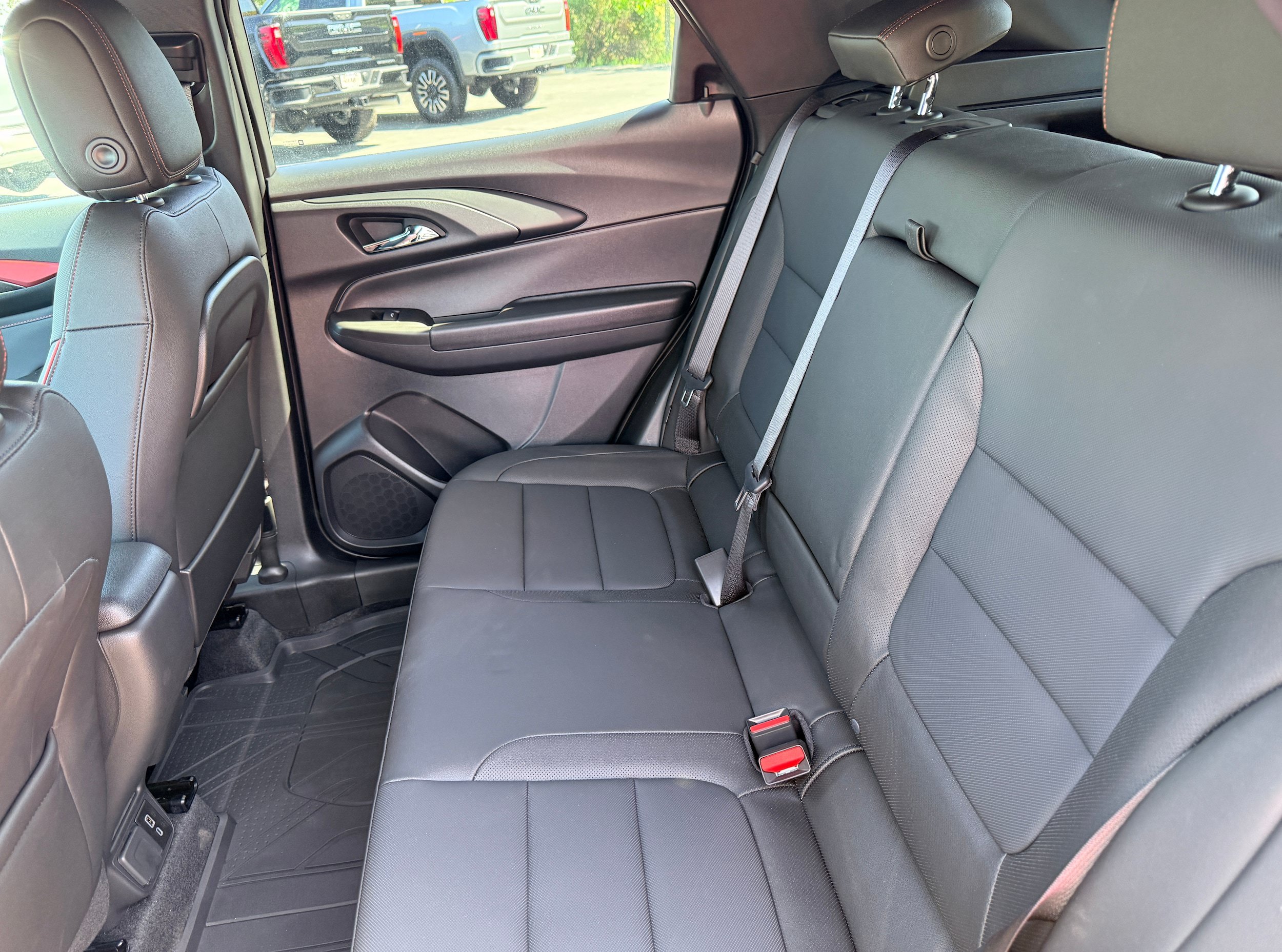 Used 2026 Chevrolet TrailBlazer RS w/ Convenience Package FWD image 8