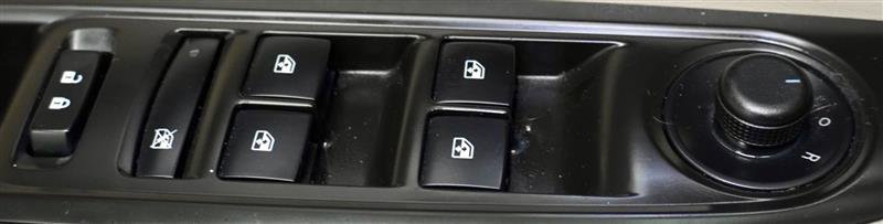 Used 2018 Buick Encore Premium image 39