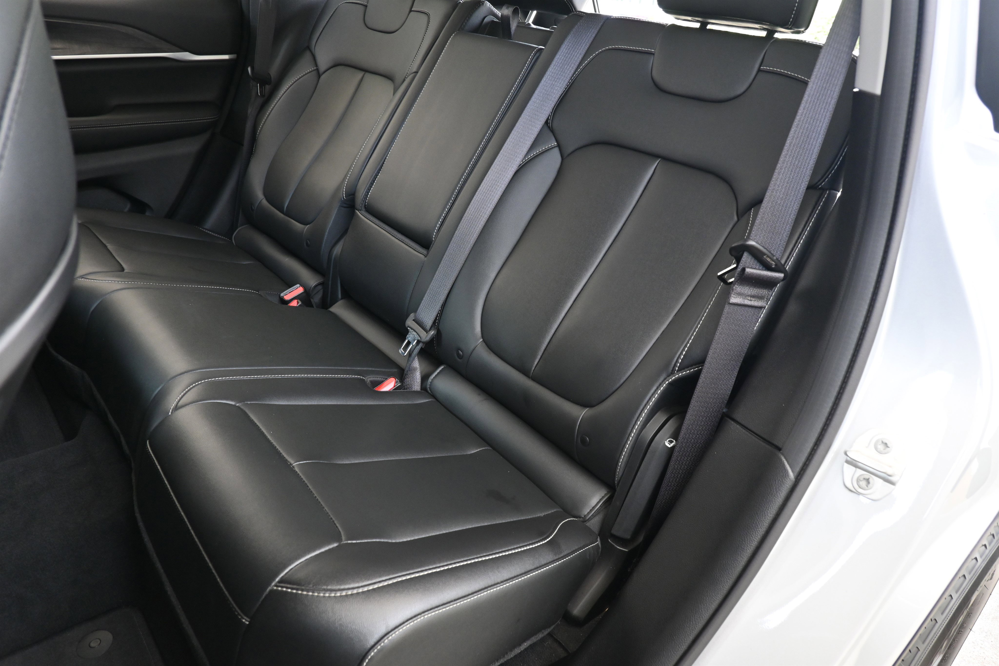 Used 2023 Jeep Grand Cherokee 4WD 4xe image 18