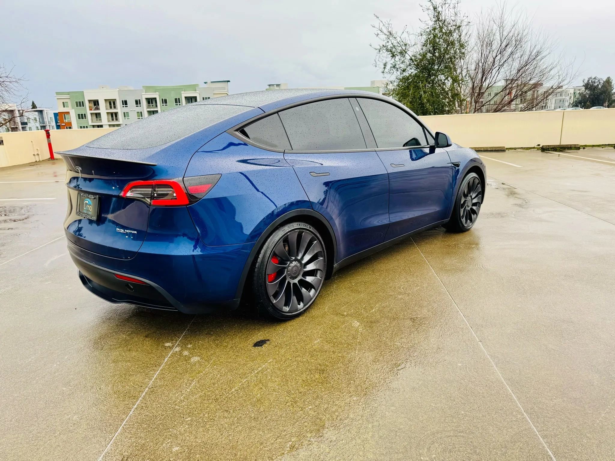 Used 2023 Tesla Model Y Performance image 2