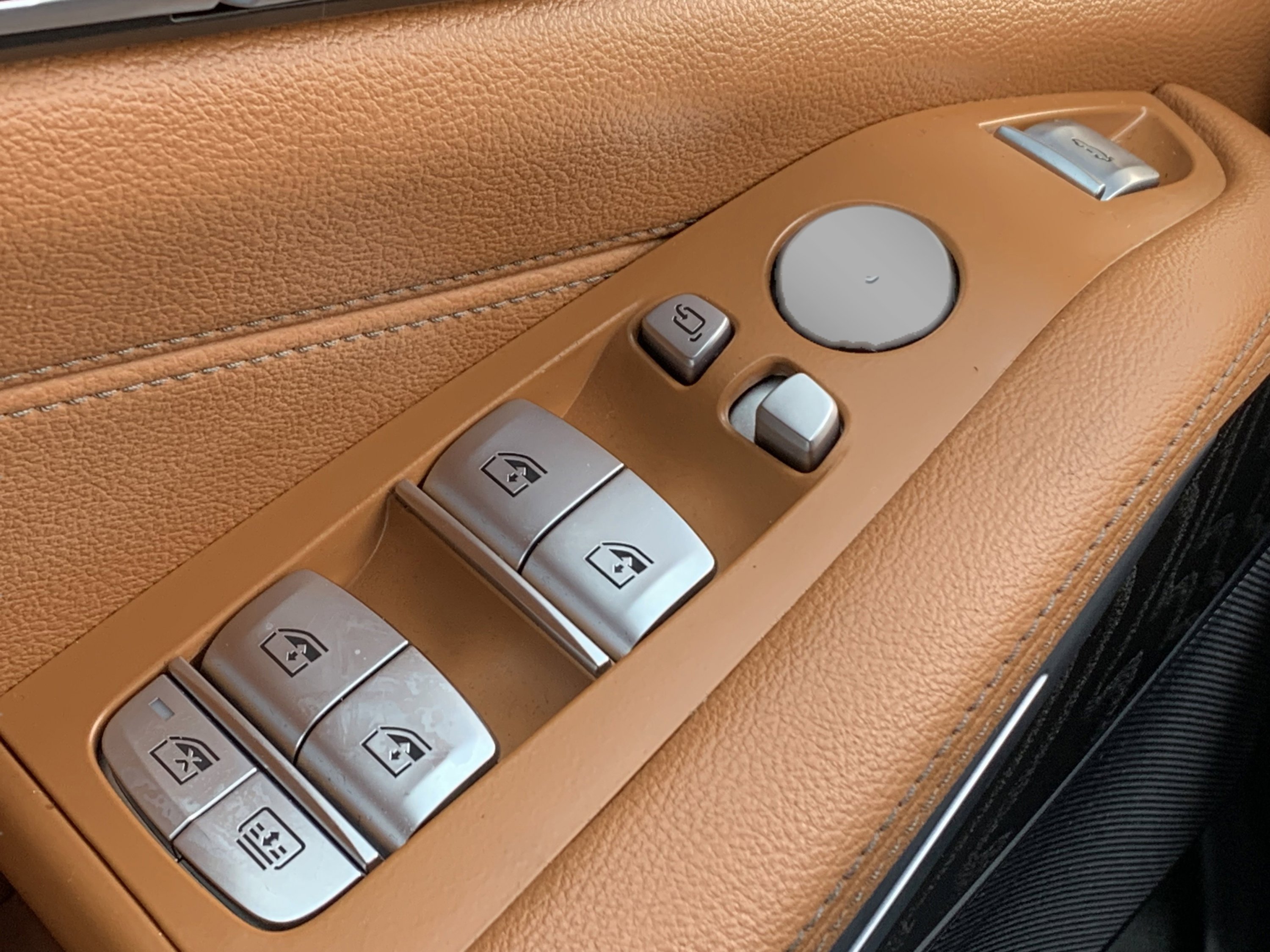 Used 2022 BMW X7 xDrive40i w/ M Sport Package image 23