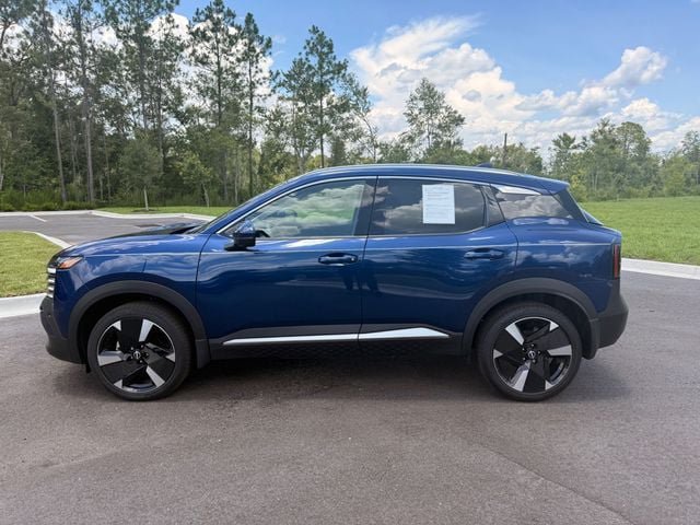 Used 2025 Nissan Kicks SR w/ SR Premium Package FWD image 8
