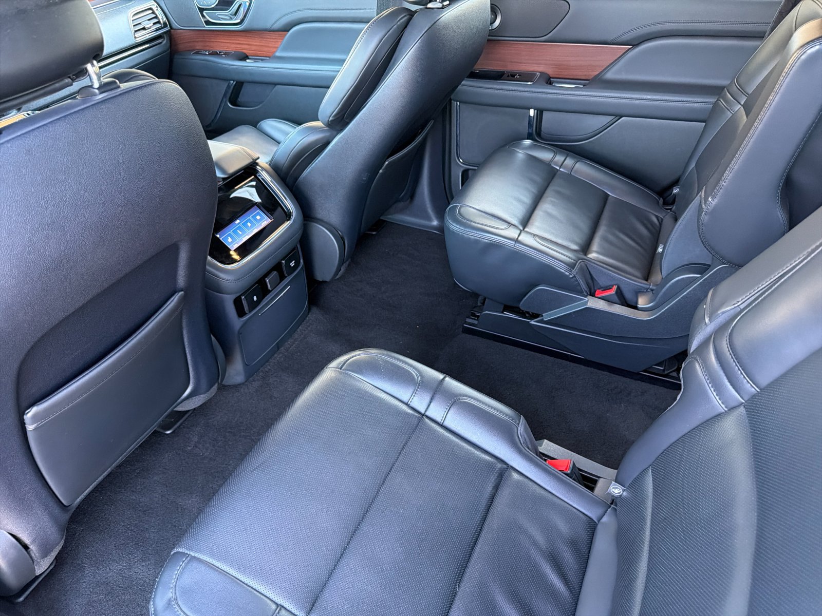Used 2022 Lincoln Navigator 2WD image 11