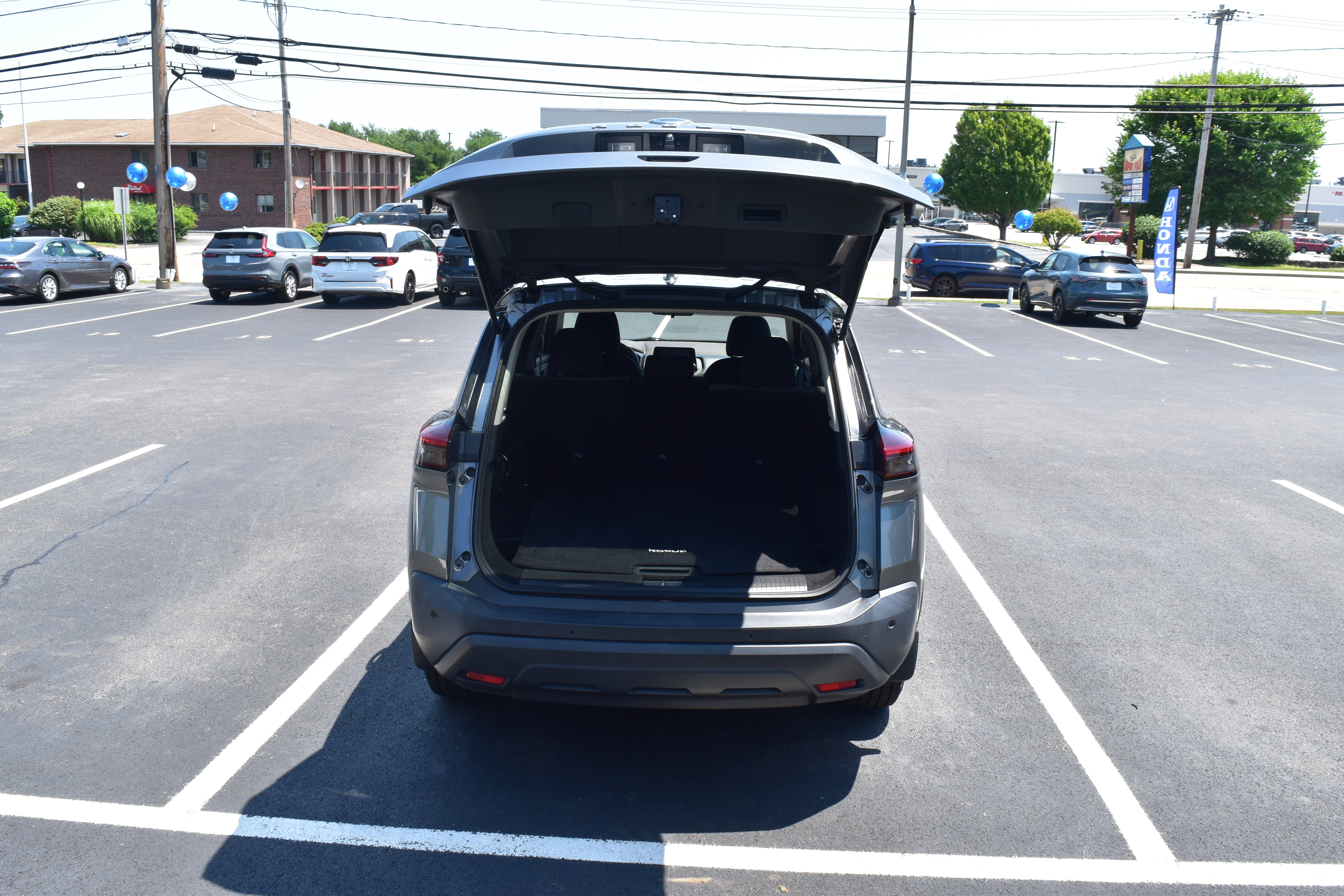 Used 2021 Nissan Rogue S AWD/4WD image 9