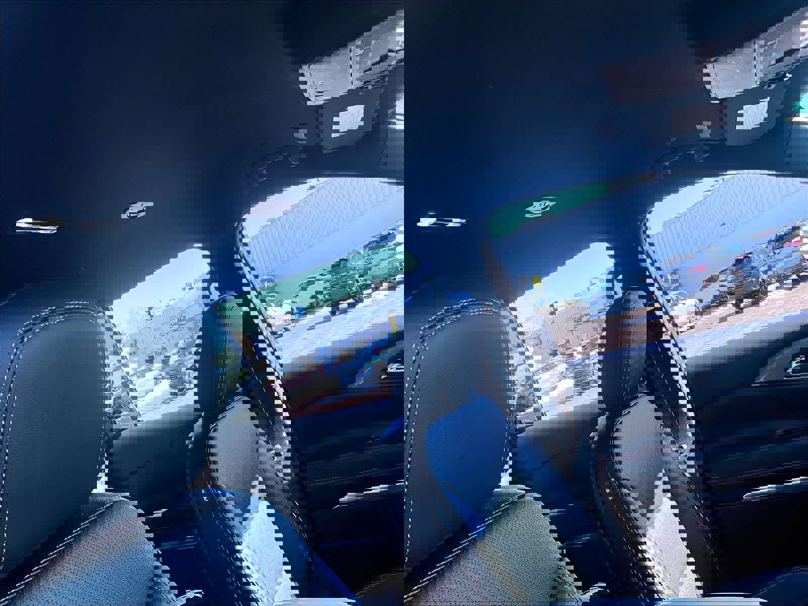 Used 2025 Chevrolet Traverse LT image 23