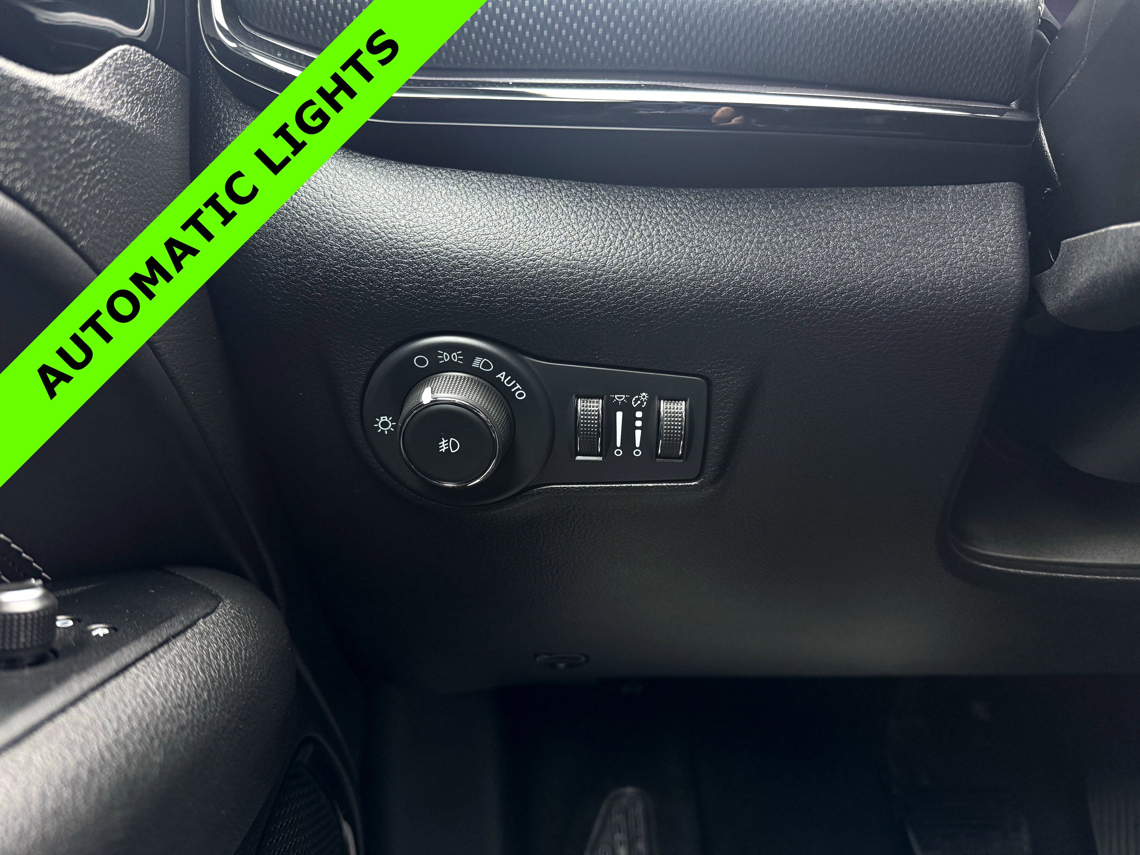 Used 2022 Jeep Compass Altitude w/ Sun and Sound Group image 16