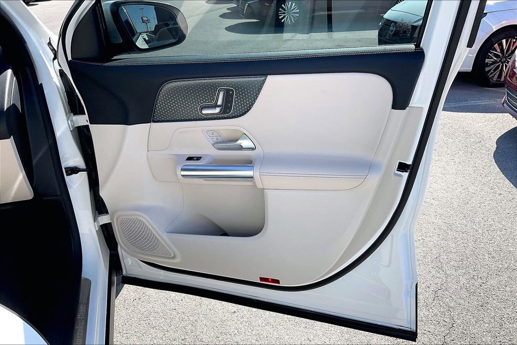 Used 2025 Mercedes-Benz GLA 250 image 25