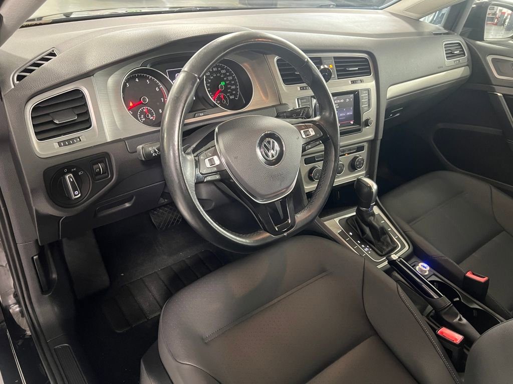 Used 2015 Volkswagen Golf S image 13
