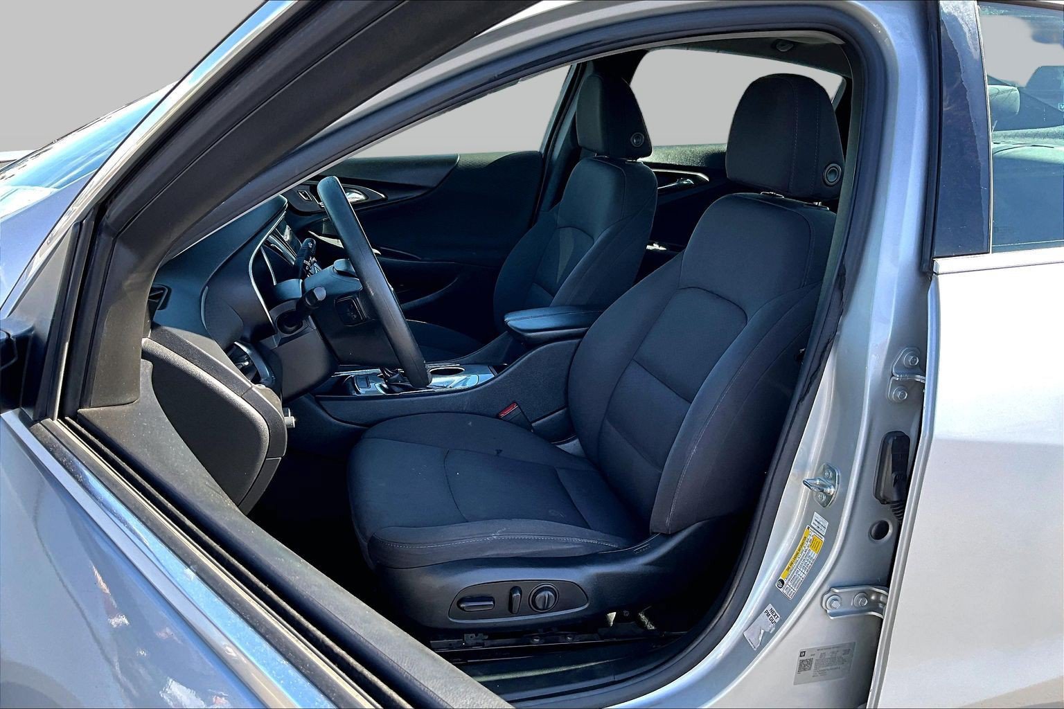 Used 2020 Chevrolet Malibu LT FWD image 23