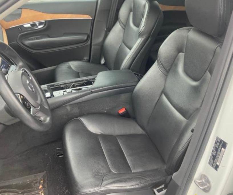 Used 2023 Volvo XC90 B5 Plus w/ Protection Package Premier image 2