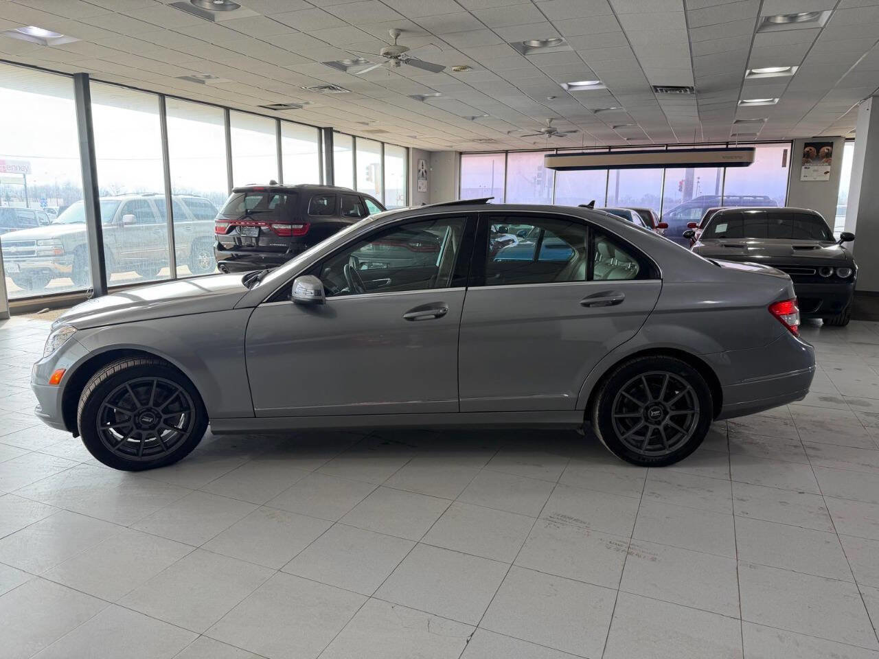 Used 2010 Mercedes-Benz C 300 Luxury image 5