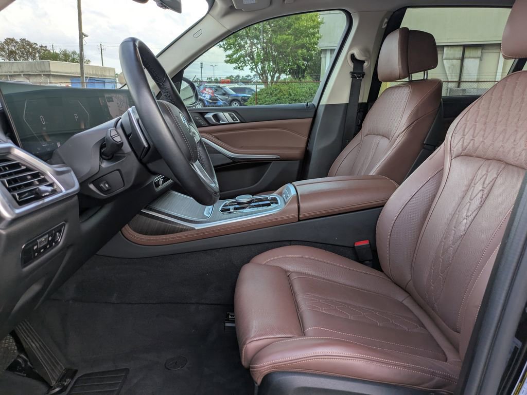 Used 2023 BMW X7 xDrive40i w/ Premium Package AWD/4WD image 12