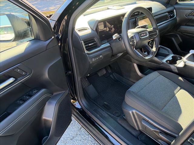 New 2027 GMC Terrain Elevation w/ LPO, Floor Liner Package FWD image 18