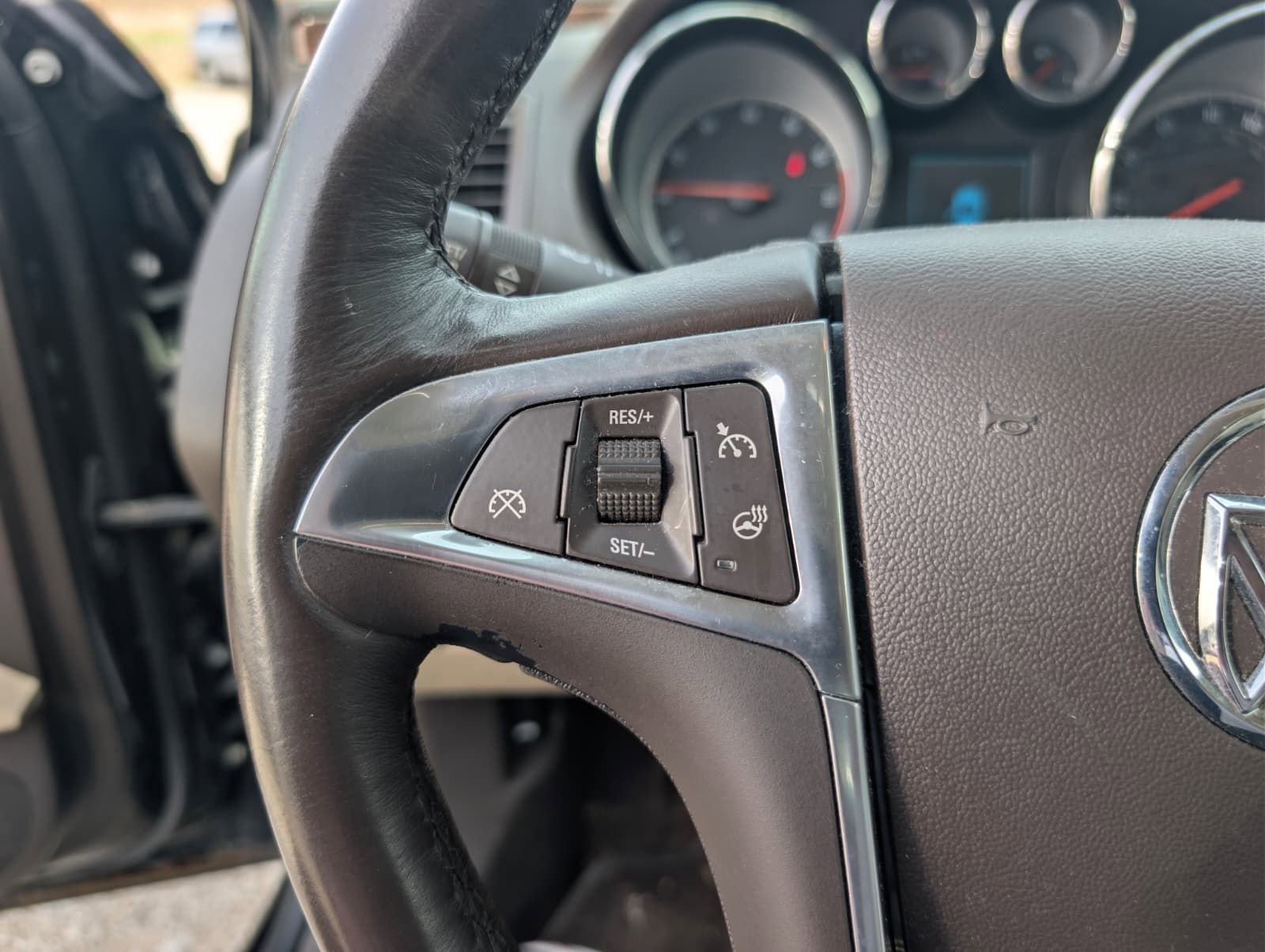 Used 2013 Buick Regal Premium image 23