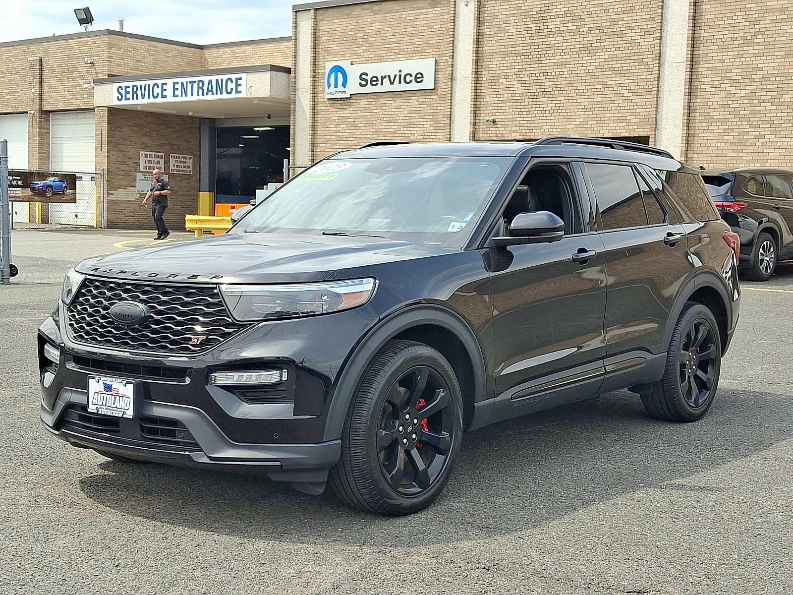 Used 2023 Ford Explorer ST w/ Equipment Group 401A AWD/4WD image 3