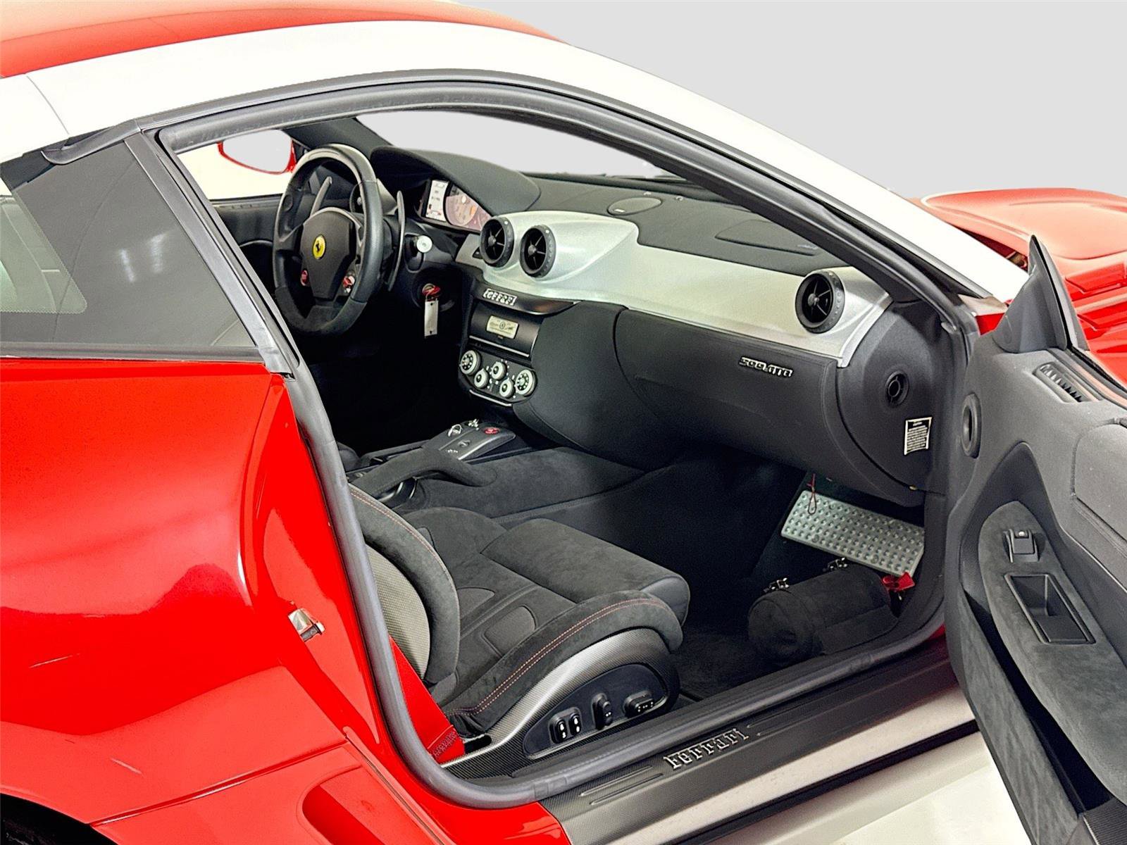 Used 2011 Ferrari 599 GTB Fiorano image 32