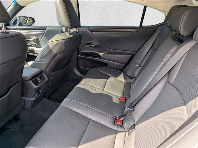 Used 2025 Lexus ES 300h w/ Premium Package image 18
