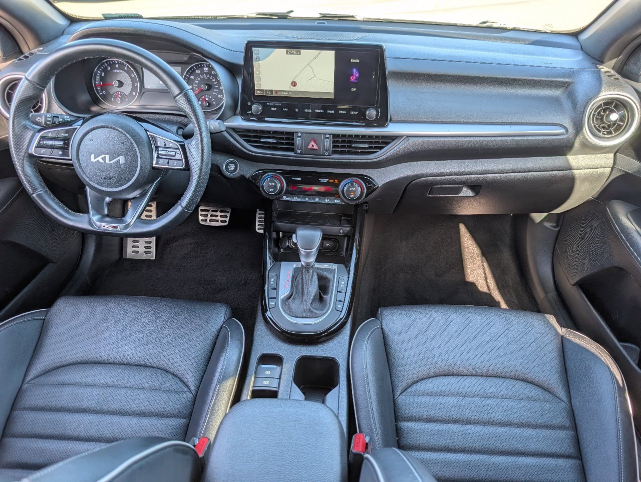 Used 2024 Kia Forte GT-Line w/ GT-Line Premium Package FWD image 4