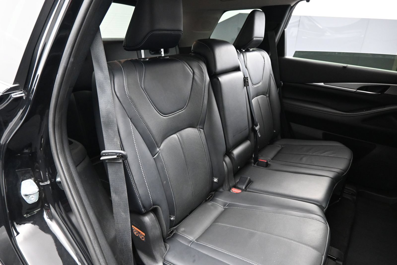 Used 2023 INFINITI QX60 Luxe w/ Cargo Package FWD image 13