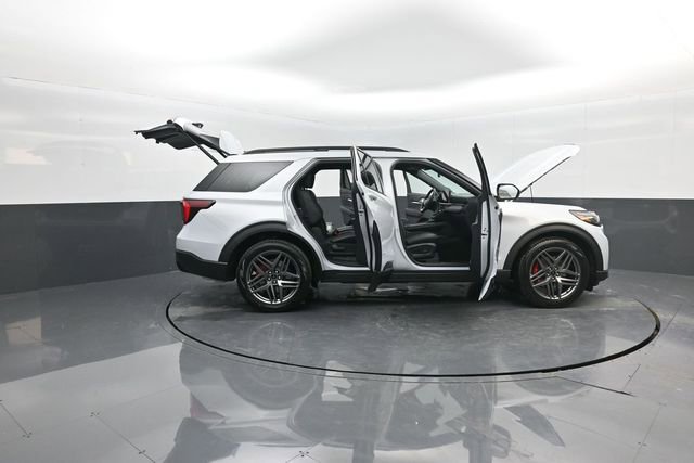 New 2026 Ford Explorer ST AWD/4WD image 38