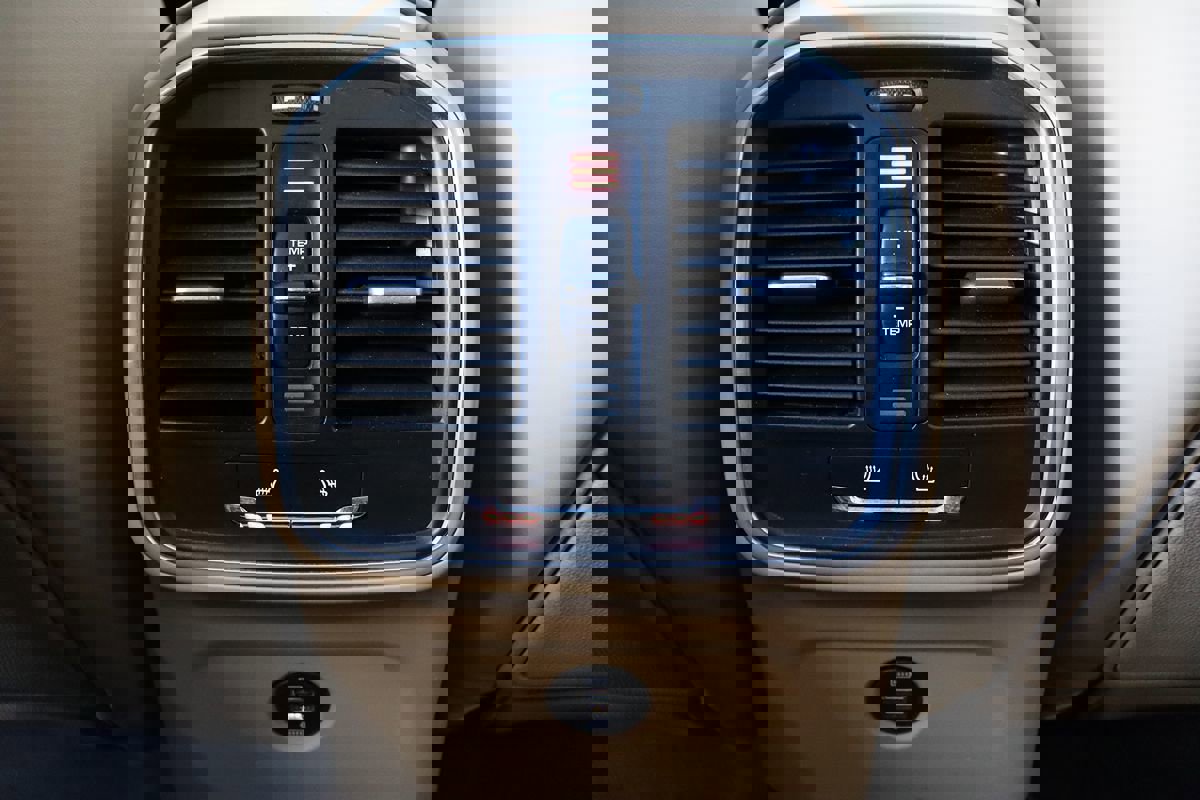 Used 2018 Porsche Macan image 26