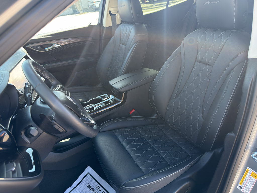 Used 2023 Buick Envision Avenir image 9