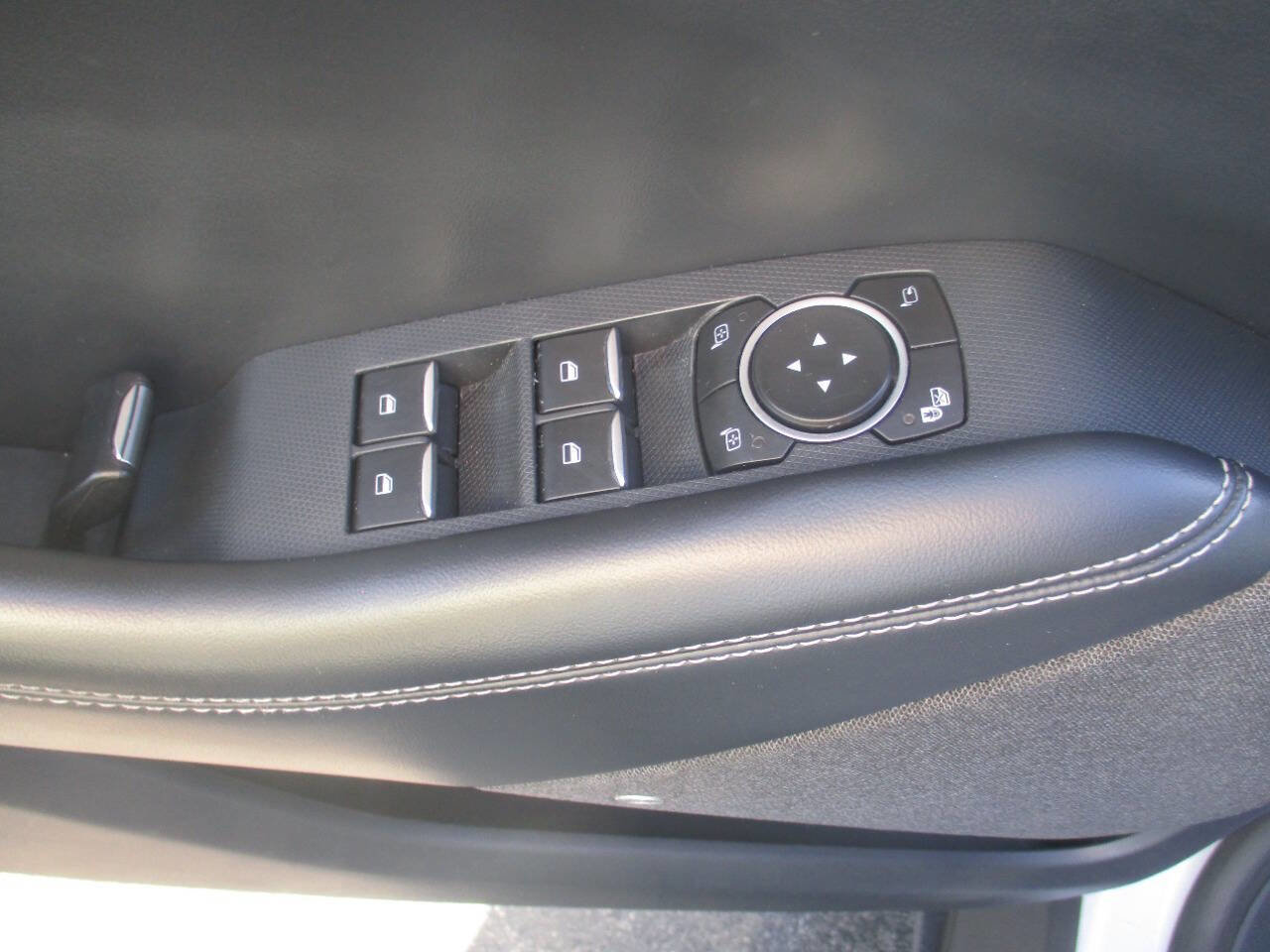 Used 2022 Ford Mustang Mach-E Premium image 15