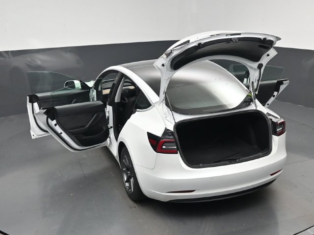 Used 2020 Tesla Model 3 Standard Range RWD image 30