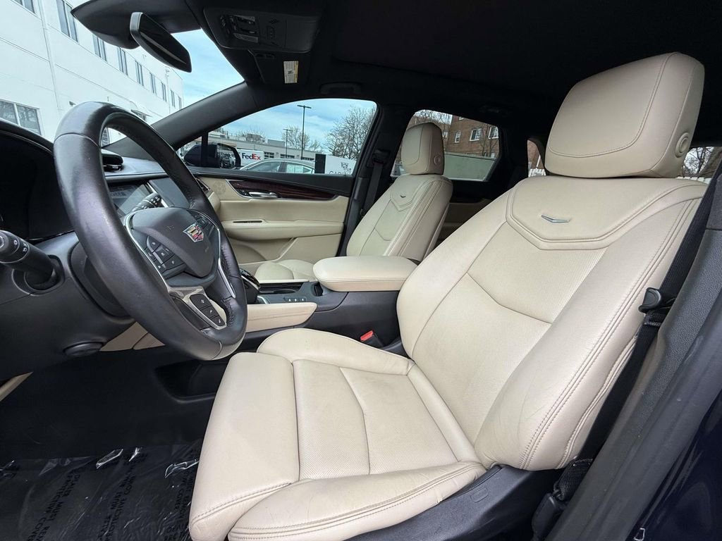 Used 2017 Cadillac XT5 Luxury w/ Driver Awareness Package image 2