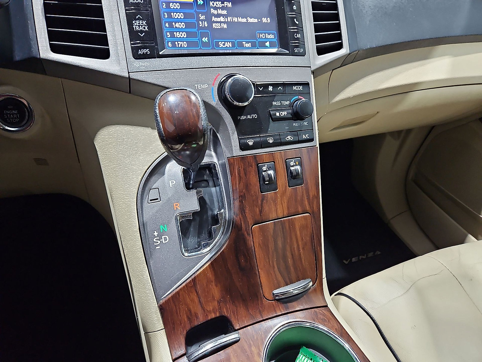 Used 2013 Toyota Venza XLE FWD image 22