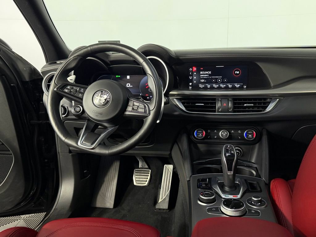 Used 2024 Alfa Romeo Stelvio Veloce image 12