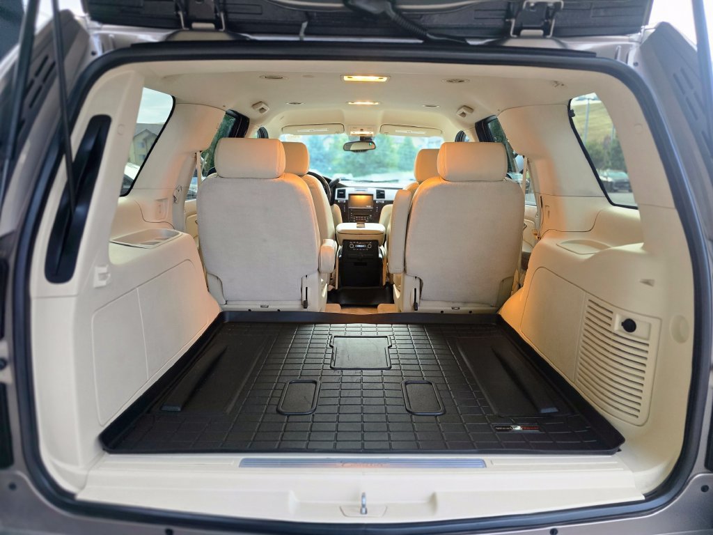 Used 2007 Cadillac Escalade AWD w/ Information Package image 18