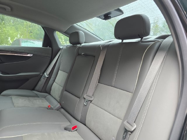 Used 2015 Chevrolet Impala LT w/ Convenience Package FWD image 18