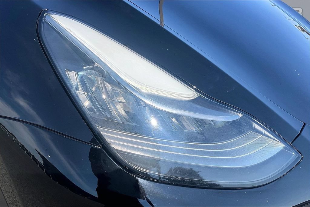 Used 2021 Tesla Model Y Long Range AWD/4WD image 29