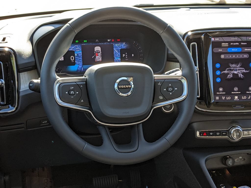 Certified 2024 Volvo XC40 B5 Plus w/ Protection Package Premier AWD/4WD image 13