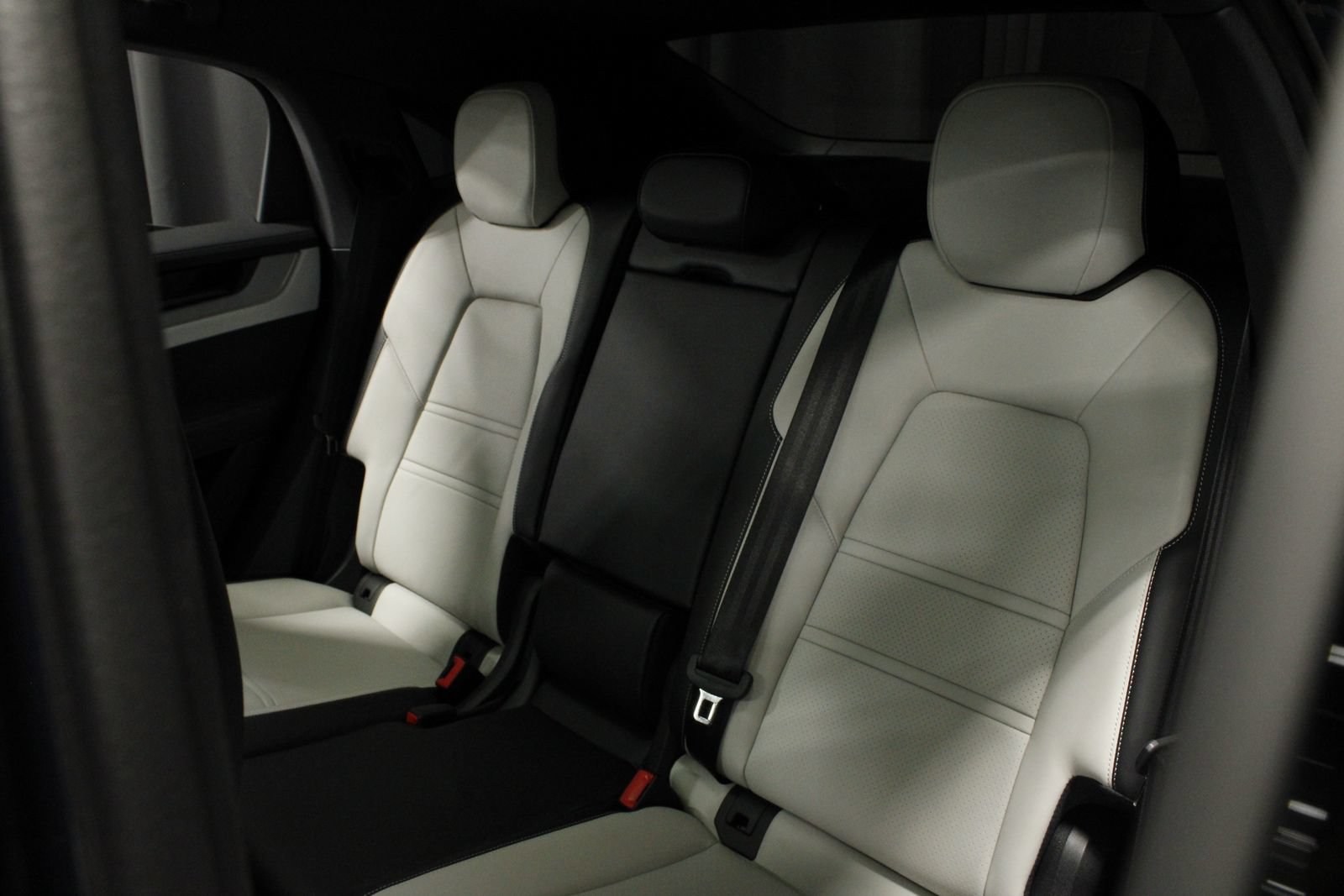 New 2026 Porsche Cayenne Coupe AWD/4WD image 22