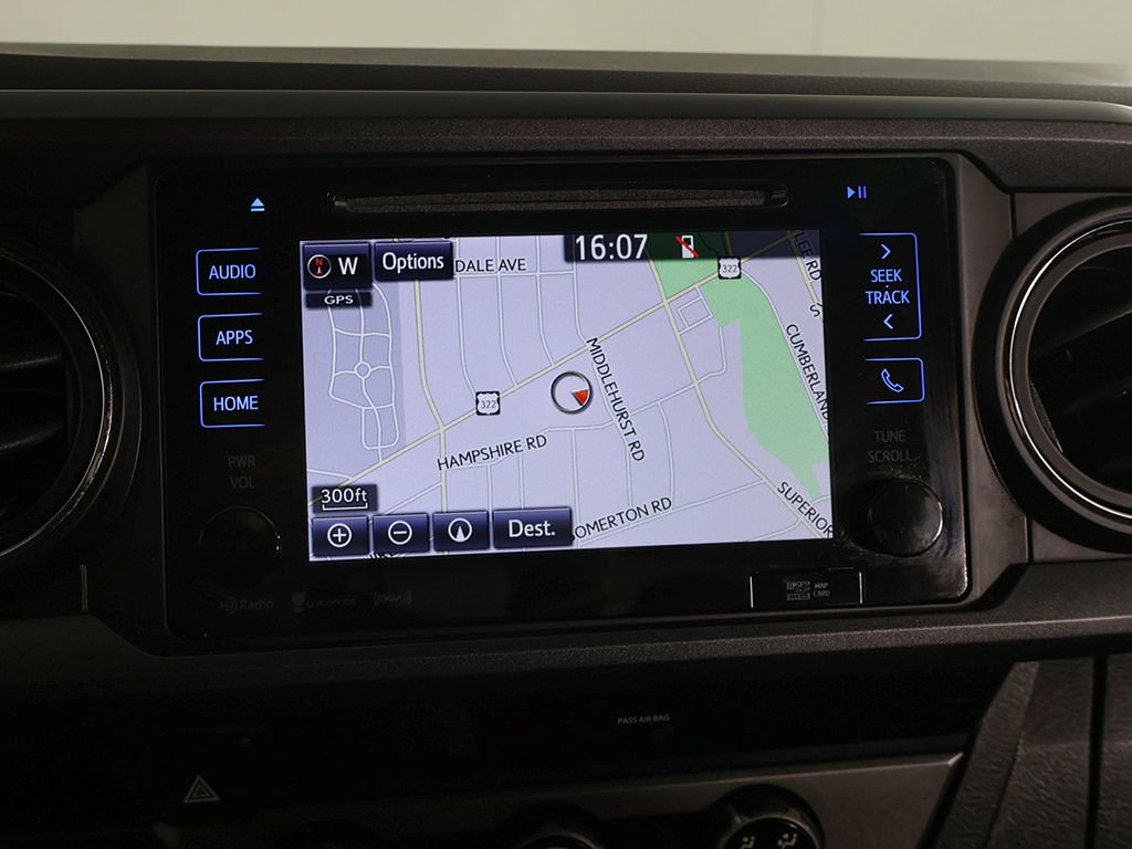 Used 2018 Toyota Tacoma TRD Sport AWD/4WD image 40